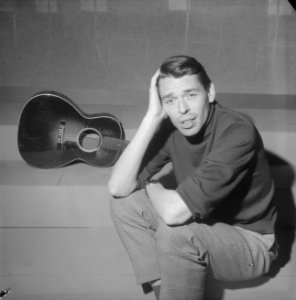 Jacques Brel in TV-programma Domino, Bestanddeelnr 913-6743 photo