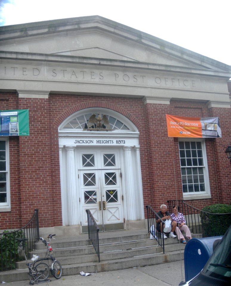 Jackson Heights USPS jeh