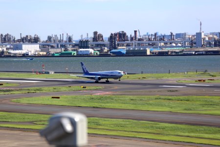 JA8569 RJTT 1