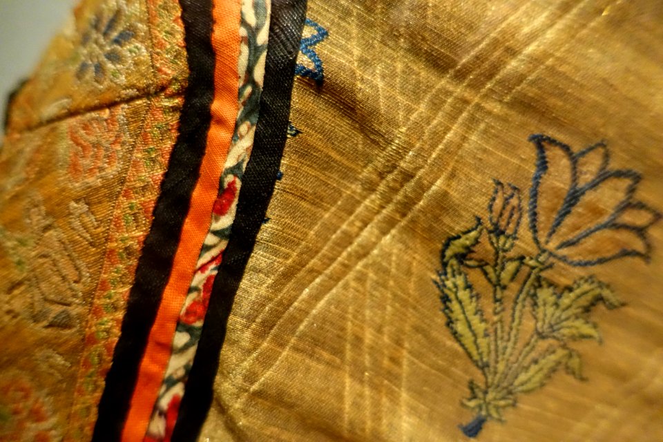 Jacket, India (fabric), Iran (tailoring), Safavid dynasty, late 17th century AD, silk, metal-wrapped silk, silver foil, view 4 - Textile Museum, George Washington University - DSC09609
