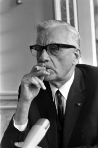 Jaarlijkse persconferentie Nederlandse Orkest-stichting, dr. G. M. Greup (voorzi, Bestanddeelnr 920-2058