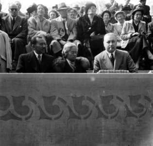 Jacoba van Beieren in De Keukenhof te Lisse. Buitenlandse gasten, Bestanddeelnr 903-9225