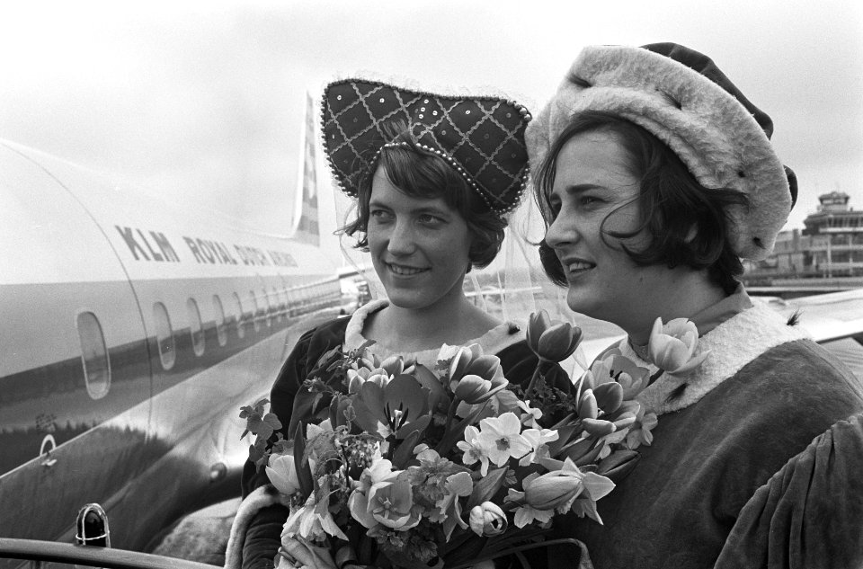 Jacoba van Beieren en vierde echtgenoot Frank van Borselen van Schiphol vertrokk, Bestanddeelnr 919-0047