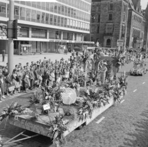 Jaarlijkse bloemencorso te Rotterdam, Bestanddeelnr 911-5192