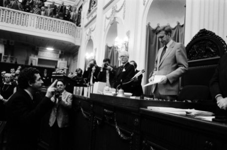 Jaap Metz (VVD) beëdigd als kamerlid door kamervoorzitter Dick Dolman, Bestanddeelnr 932-4112