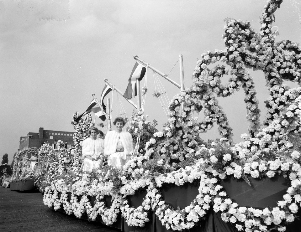 Jaarlijks bloemencorso stadion Amsterdam, Bestanddeelnr 906-6995