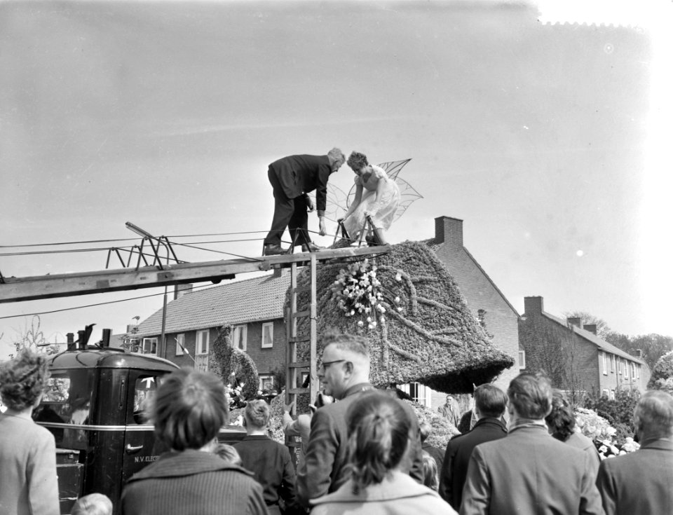 Jaarlijkse bloemencorso in de bollenstreek, Bestanddeelnr 910-3221