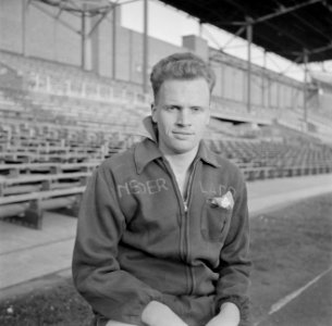Jan van Schijndel (SVV) in het Olympisch Stadion in Amsterdam, enige dagen na de, Bestanddeelnr 191-1081