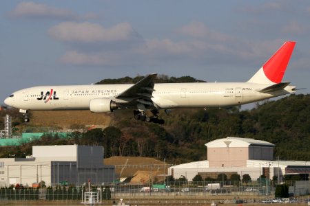 JapanAirlines B777-300 fukuoka 20050314164134