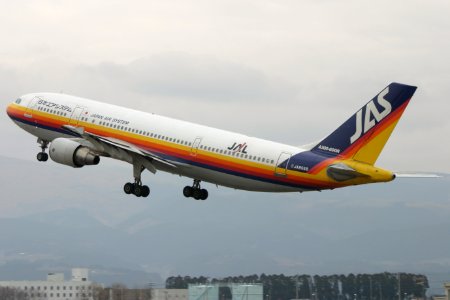 JapanAirSystem A300-600R kumamoto 20050129 122244