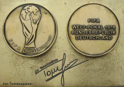 Jan Tomaszewski medal & autograph