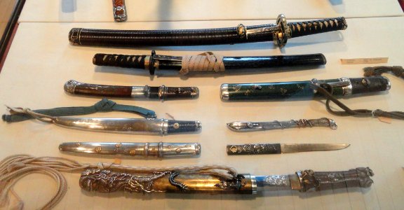 Japanese daggers and blades - George Walter Vincent Smith Art Museum - DSC03629
