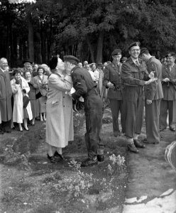 Jan van Schaffelaar kazerne Ermelo, bevordering sergeants tot vaandrigt, Bestanddeelnr 906-7429