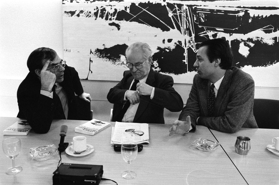 Jan Pronk (links), Ben Polak (midden), Bestanddeelnr 933-5680