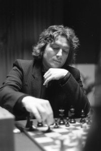 Jan Timman aan zet tegen Joesoepov in 1e ronde schaaktweekamp in Hilversum, Bestanddeelnr 933-8409