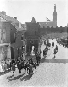 Jacoba van Beieren in Lisse (op weg naar de Keukenhof), Bestanddeelnr 903-9211