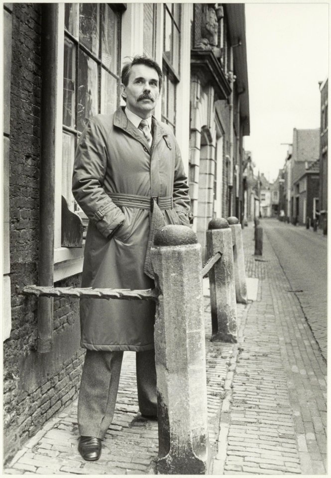 Jan Postman bij het Bureau Daklozen. NL-HlmNHA 54016985