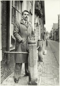 Jan Postman bij het Bureau Daklozen. NL-HlmNHA 54016985