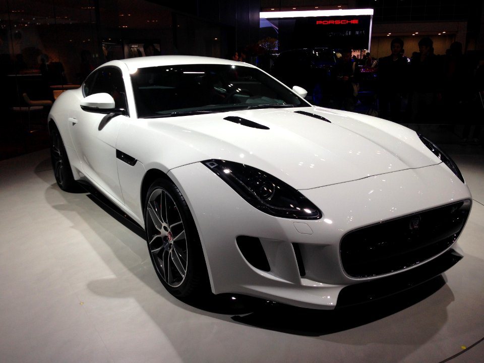 Jaguar F-Type coupe front - Tokyo Motor Show 2013