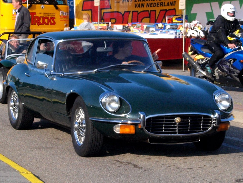 Jaguar E-Type V12 2+2 dutch licence registration 51-MV-42 pic3