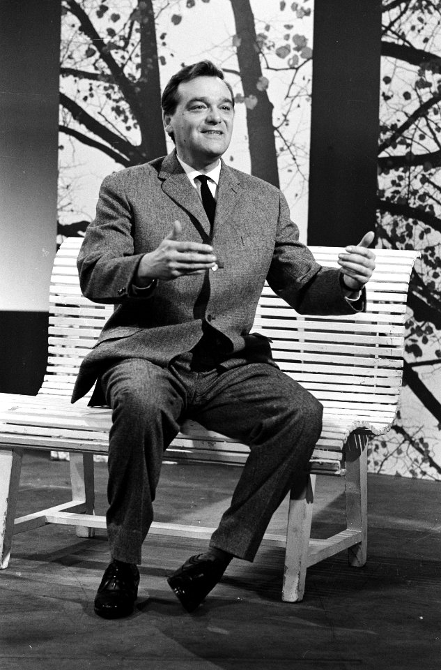 Jan en Alleman programma voor televisie. Jan Blaaser in een scène, Bestanddeelnr 915-6845