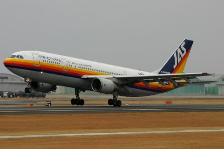 JapanAirSystem A300-600R kumamoto 20050129 122234