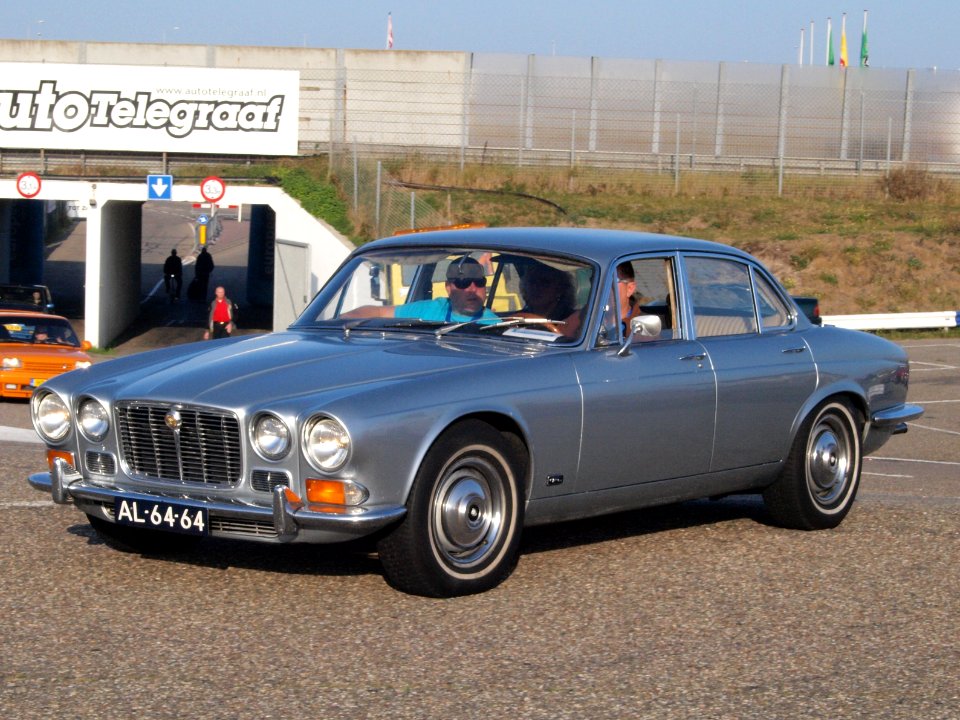 Jaguar XJ6 4,2 SERIES 2 AUTOMATIC dutch licence registration AL-64-64 pic2