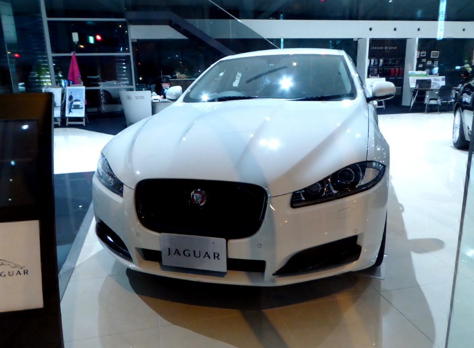 Jaguar XFR (X250) front