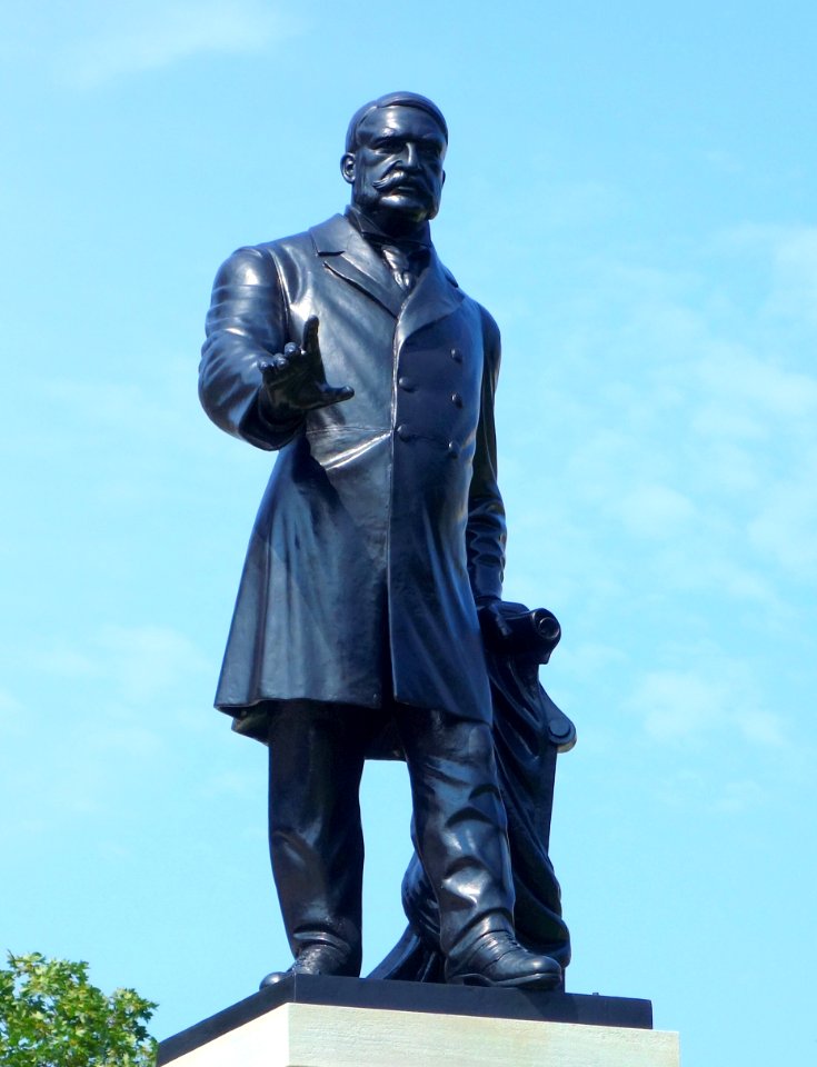 James Whitney statue - Toronto, Canada - DSC01485