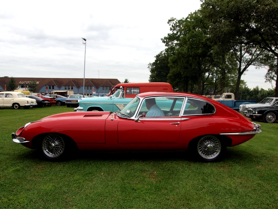 Jaguar E-type 4.2litre 2+2 (1968), Dutch licence registration AL-89-24 p1