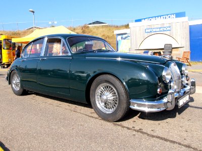 Jaguar Mk 2 2.4 L dutch licence registration DM-05-02 pic02