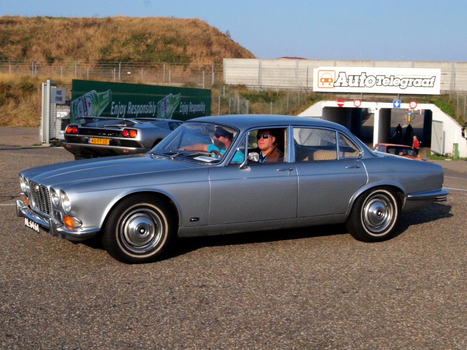 Jaguar XJ6 4,2 SERIES 2 AUTOMATIC dutch licence registration AL-64-64 pic1