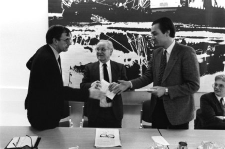 Jan Pronk (links), Ben Polak (midden), Bestanddeelnr 933-5679