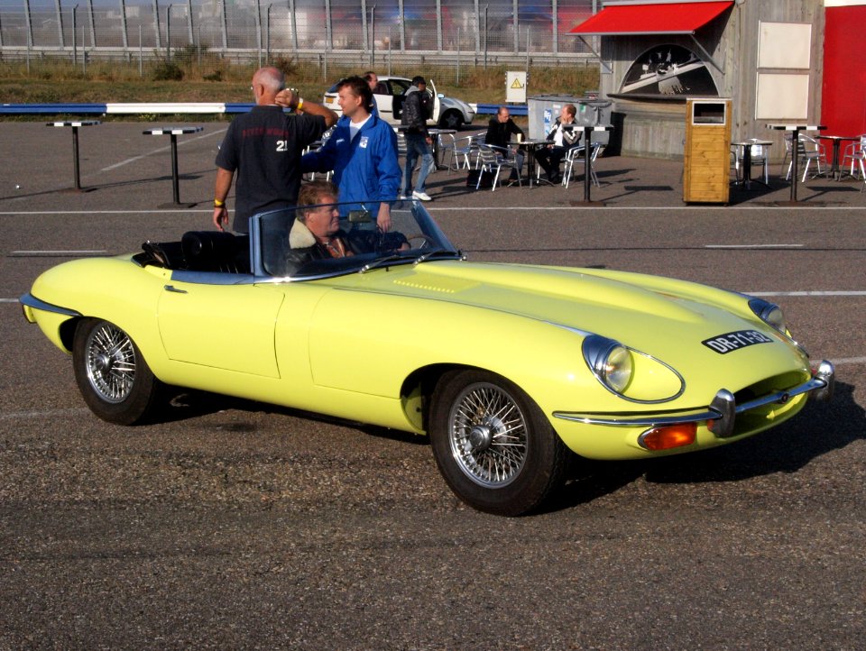 Jaguar E-Type dutch licence registration DR-71-32 pic3