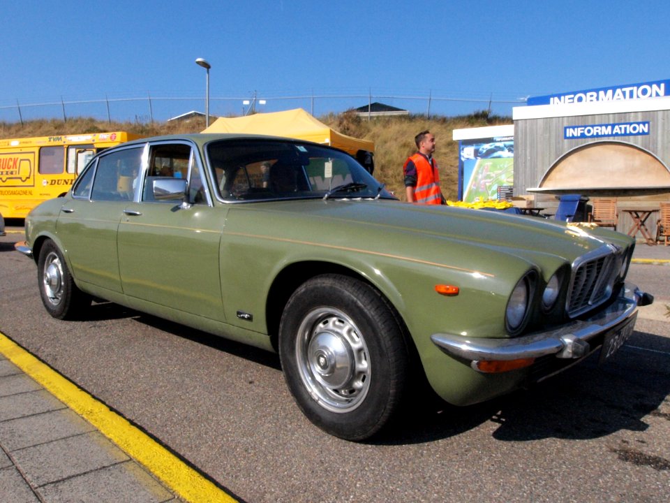 Jaguar XJ 6 4.2 L Series 2 Automatic dutch licence registration 23-UJ-01 pic1