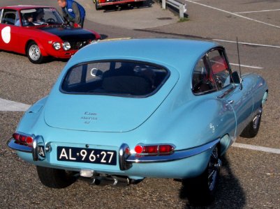 Jaguar E-Type 4.2 Litre 2+2 dutch licence registration AL-96-27 pic2