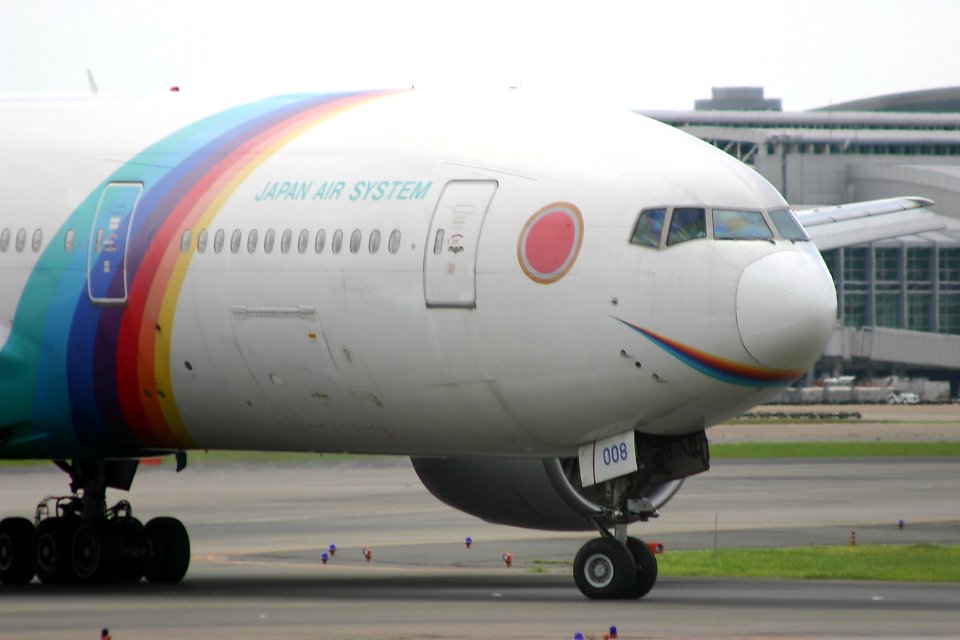 JapanAirSystem B777-200 fukuoka 20040818150842