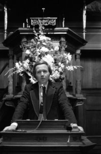 Jan Terlouw (fractievoorzitter D66) opent academisch jaar in aula van Universite, Bestanddeelnr 927-4249