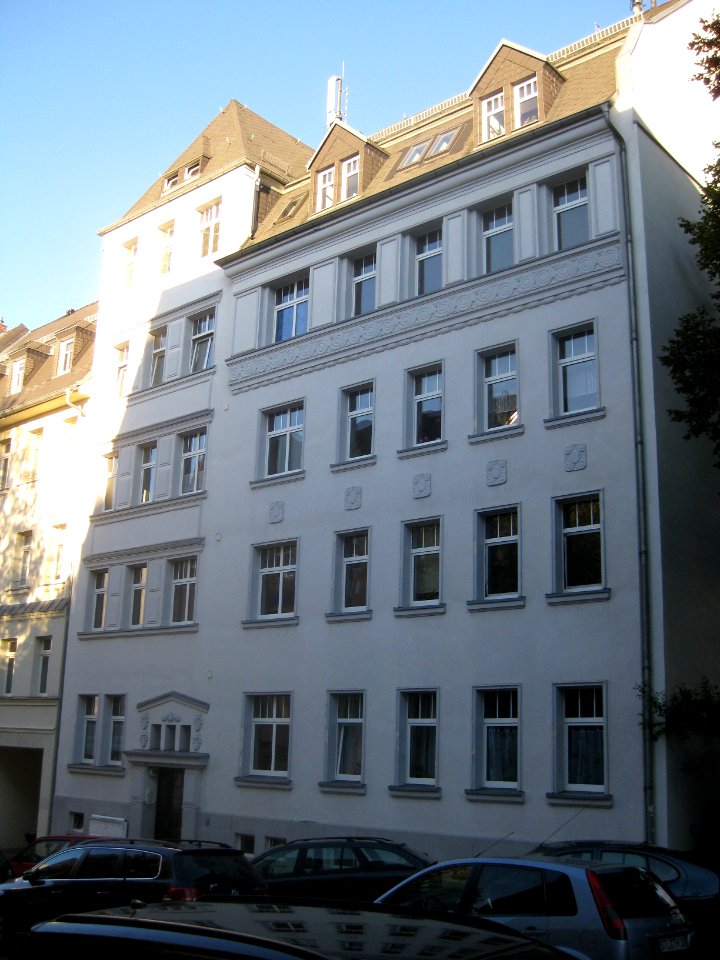 Jahnstraße 69