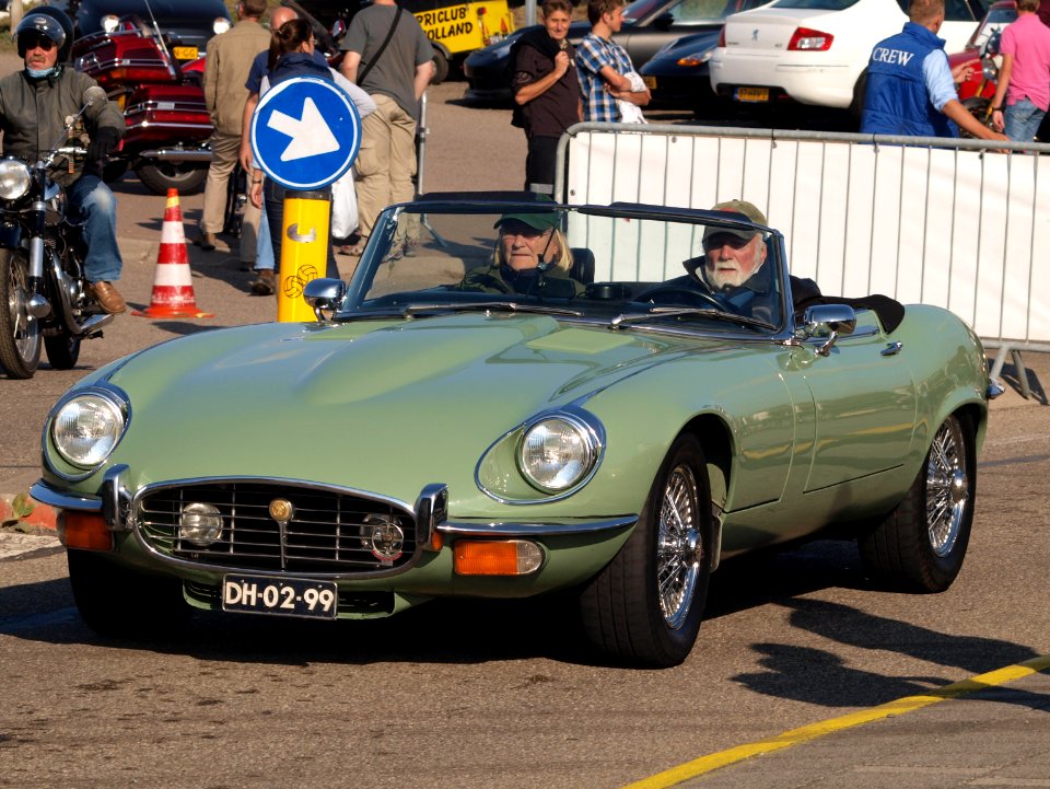 Jaguar E-Type Series III V12 Cabriolet dutch licence registration DH-02-99 pic3