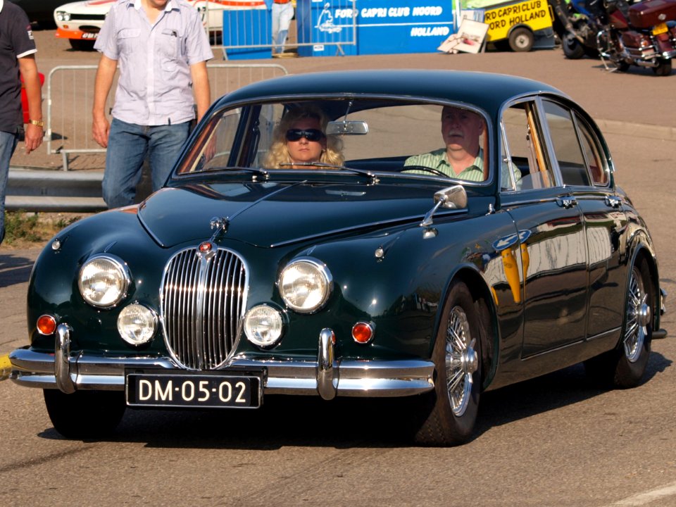Jaguar Mk 2 2.4 L dutch licence registration DM-05-02 pic03