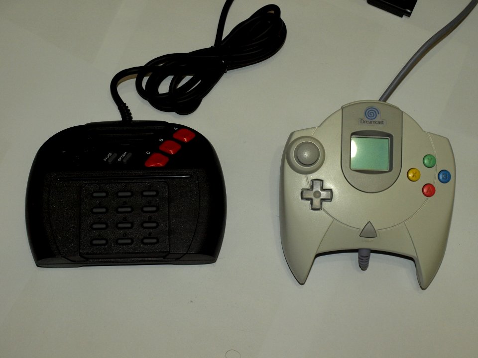 Jaguar and Dreamcast Controllers (Picture 2)