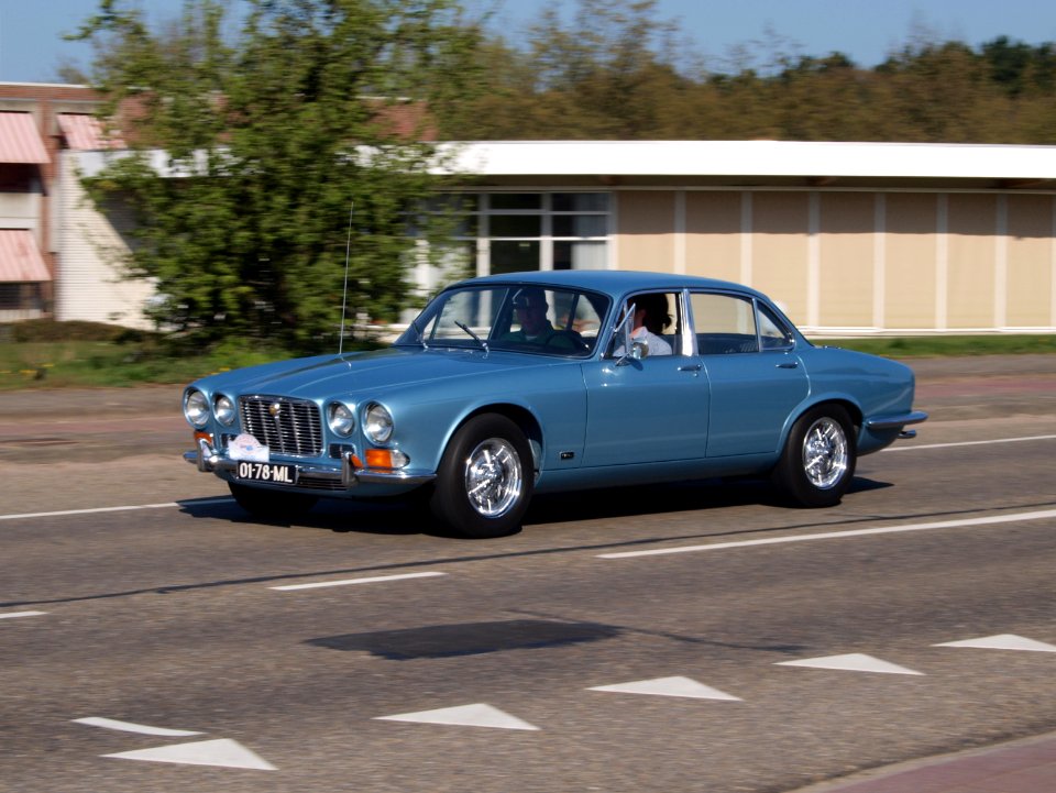 Jaguar XJ6-4.2 (1970), Dutch licecence registration 01-78-ML, pic2