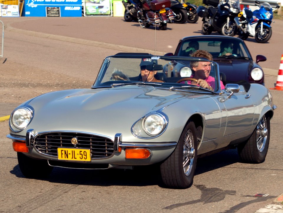 Jaguar E-type V12 Cabriolet Series 3 dutch licence registration FN-JL-59 pic3