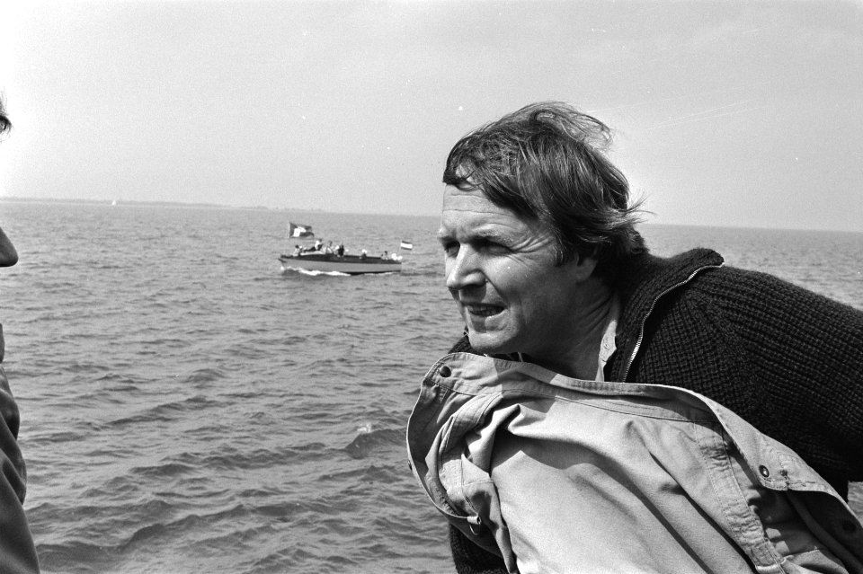 Jan Terlouw mee op de driemaster Elisabeth Smit van A'dam naar Muiden i.v.m. verkiezingscampagne, Bestanddeelnr 931-4869