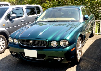 Jaguar XJ 4.2 EXECUTIVE (X358) front