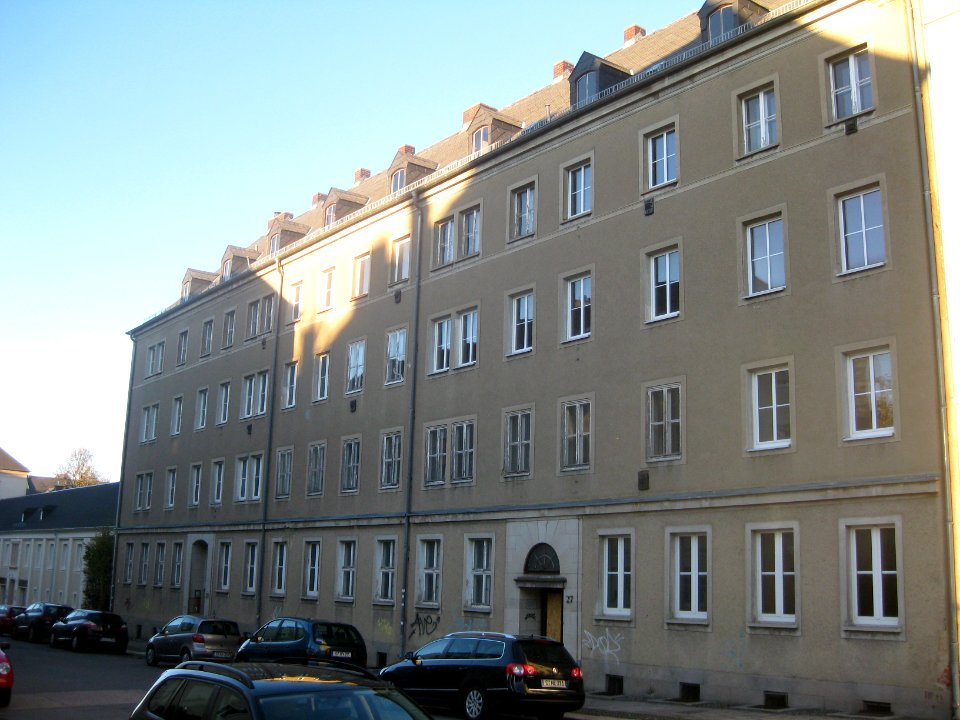 Jahnstraße 25, 27