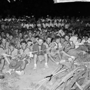 Jamboree 1963 te Marathon Griekenland Applaus voor de groep padvinders die spee, Bestanddeelnr 915-4245