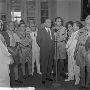 Jamboree 1963 te Marathon Griekenland Burgemeester van Athene Angelos Tsoukalas, Bestanddeelnr 915-4305