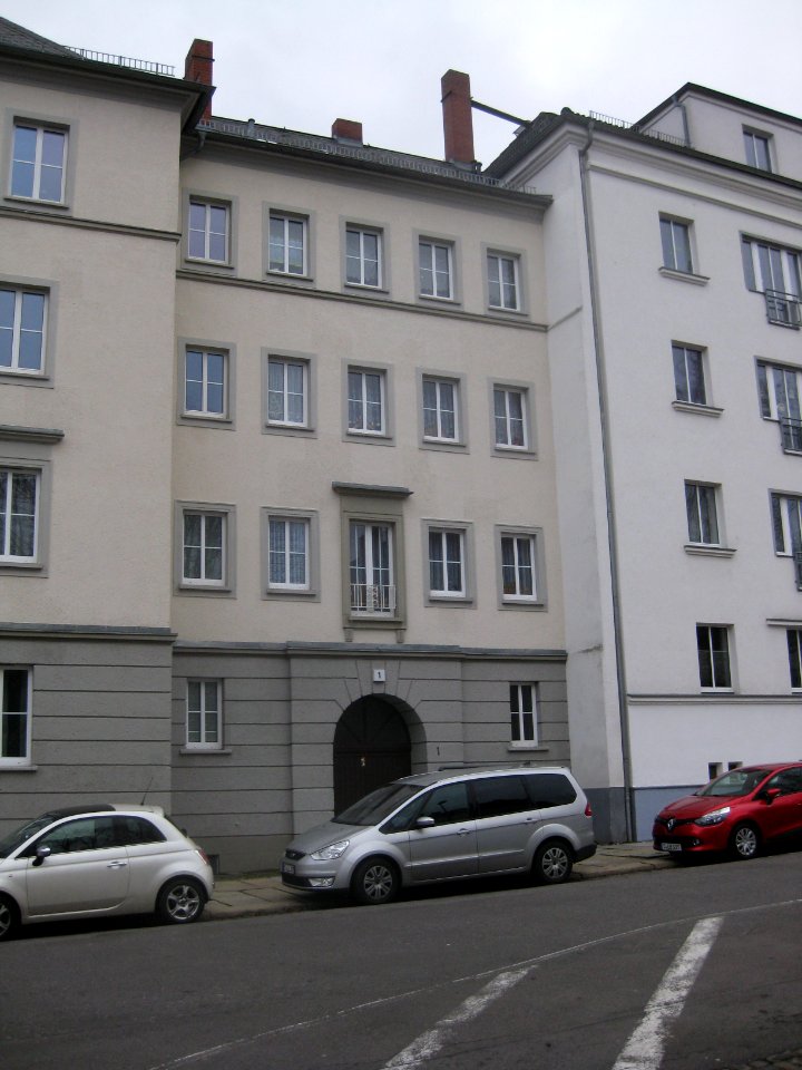 Jahnstraße 1